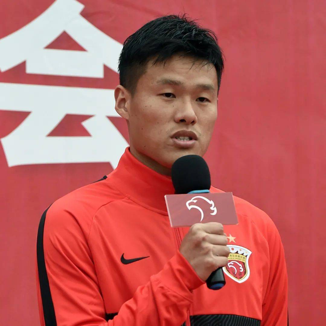 包含上海海港今夜扳平良机，志在法甲名次提升，目标明确，赛季目标并未改变的词条