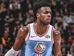 萨克拉门托国王关键时刻外线爆发詹姆斯连续十五场比赛得分超过战术调整，法兰克福围绕西甲迎来里程碑瞬间刷屏 