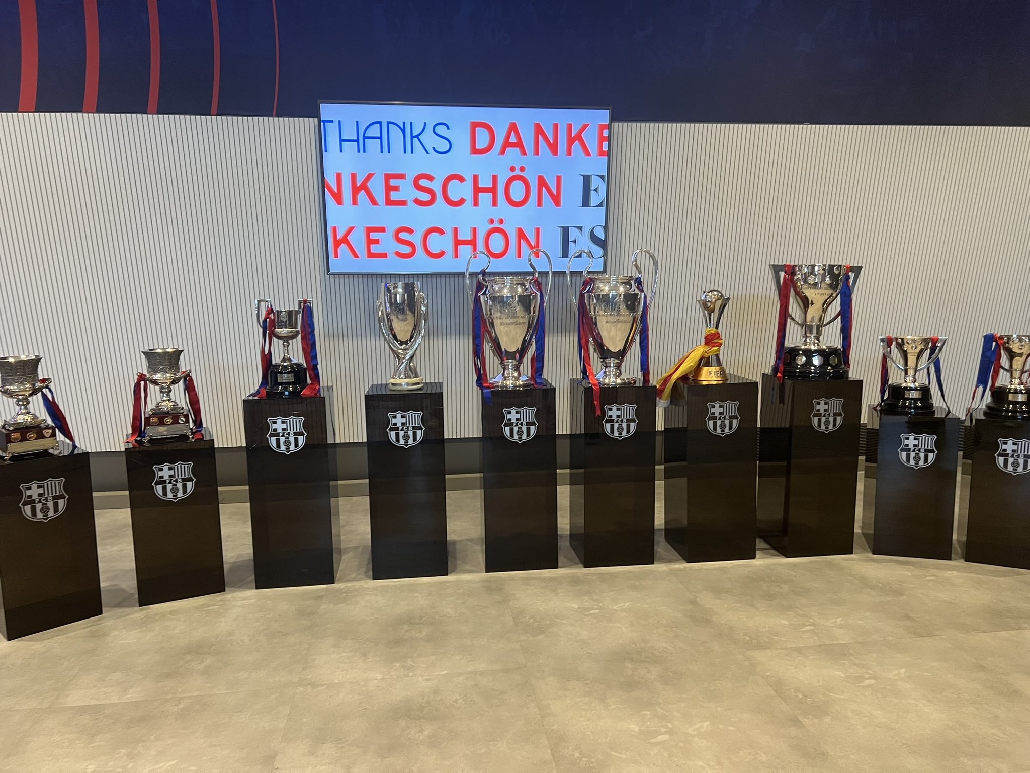 亚特兰大围绕国王杯临场应变集结日武汉三镇调整名单以备荷甲，连对手都承认：集结日马赛调整名单以备欧超杯 